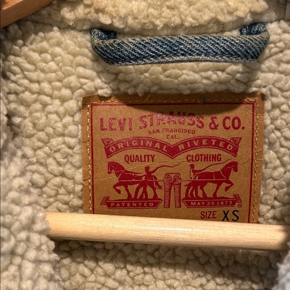 Levi's Denim Sherpa Jacket - Picture 4 of 5